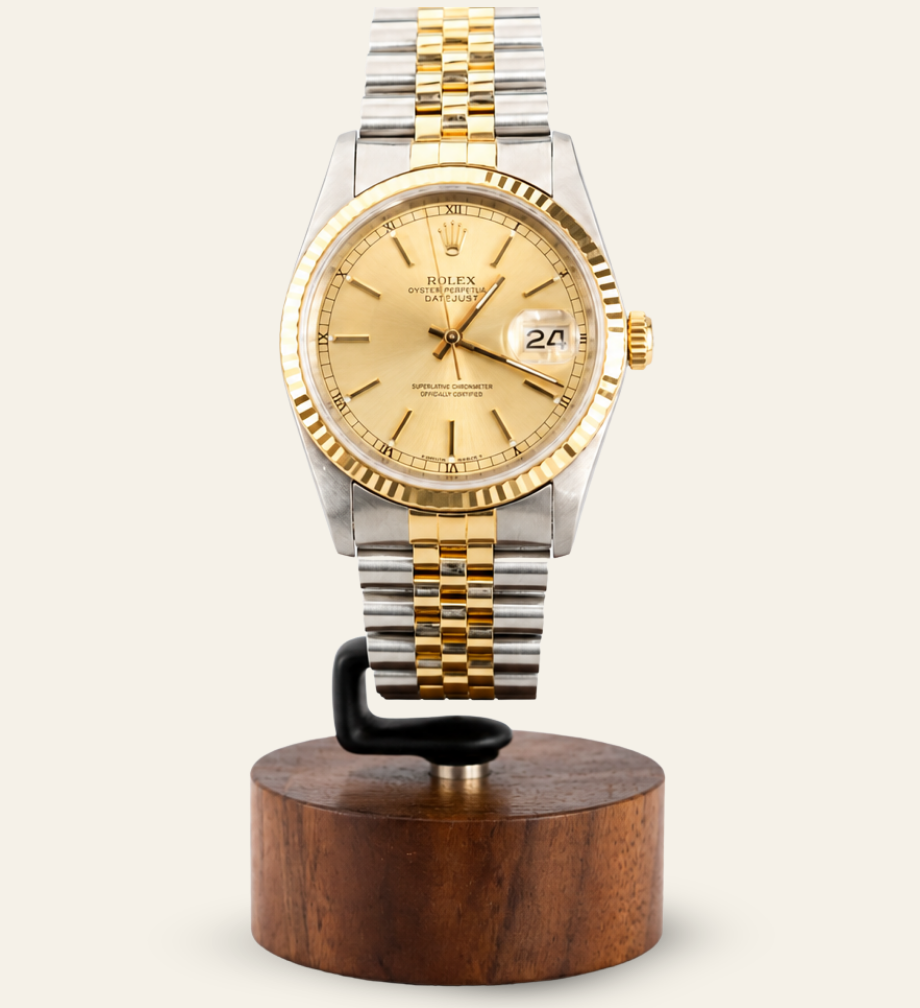 Nothing reaches the collection by chance. Every watch clears four gates. If it doesn't, it doesn't leave.